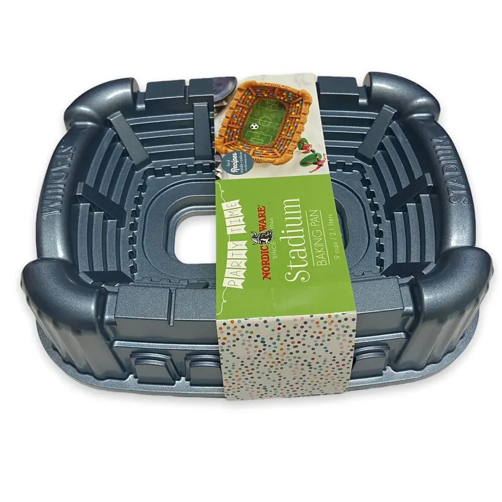 Nordic‎ Ware Cast Aluminum Stadium Bundt Cake Pan NEW Mold
